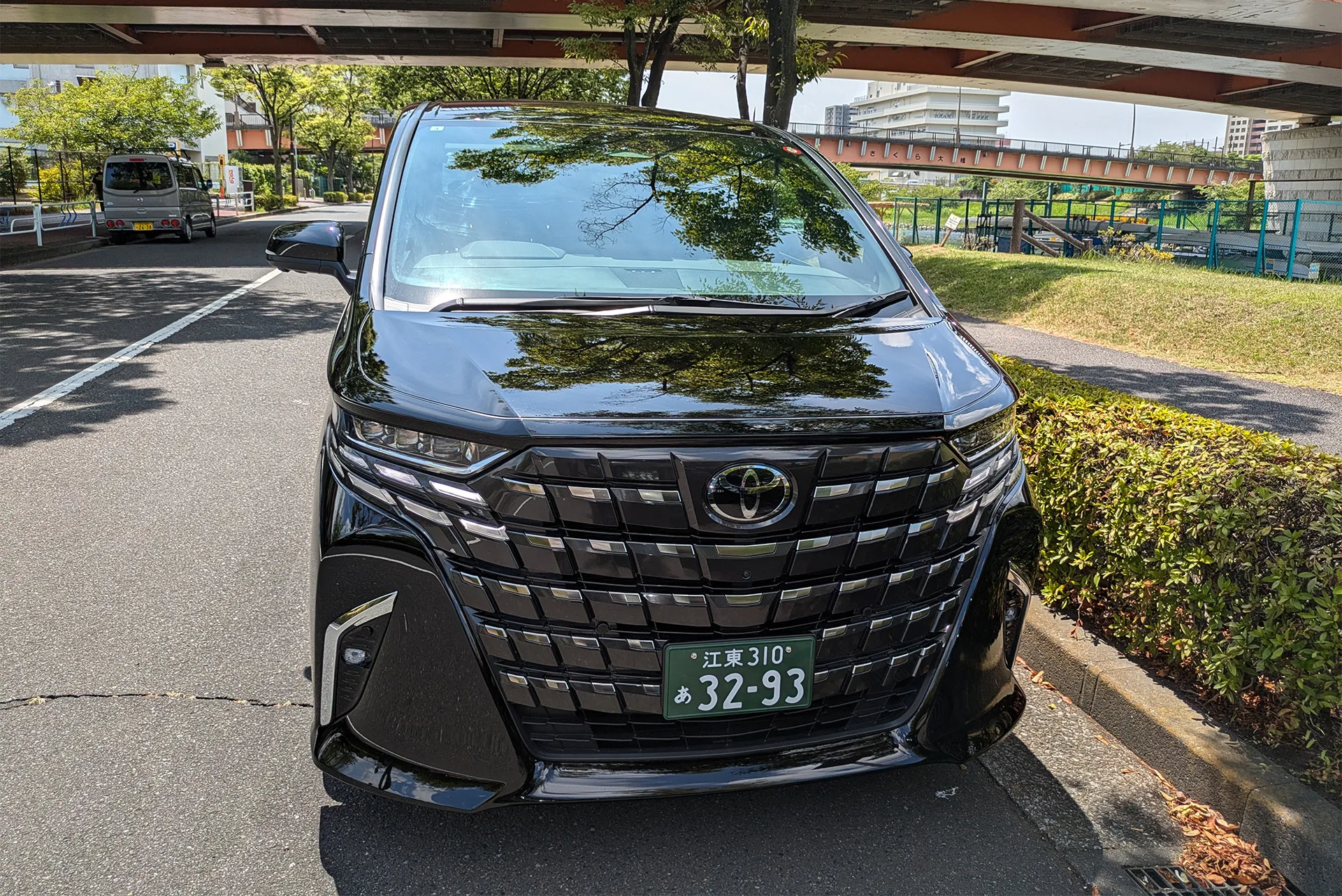 Toyota Alphard — A second view of this stunning luxury vehicle