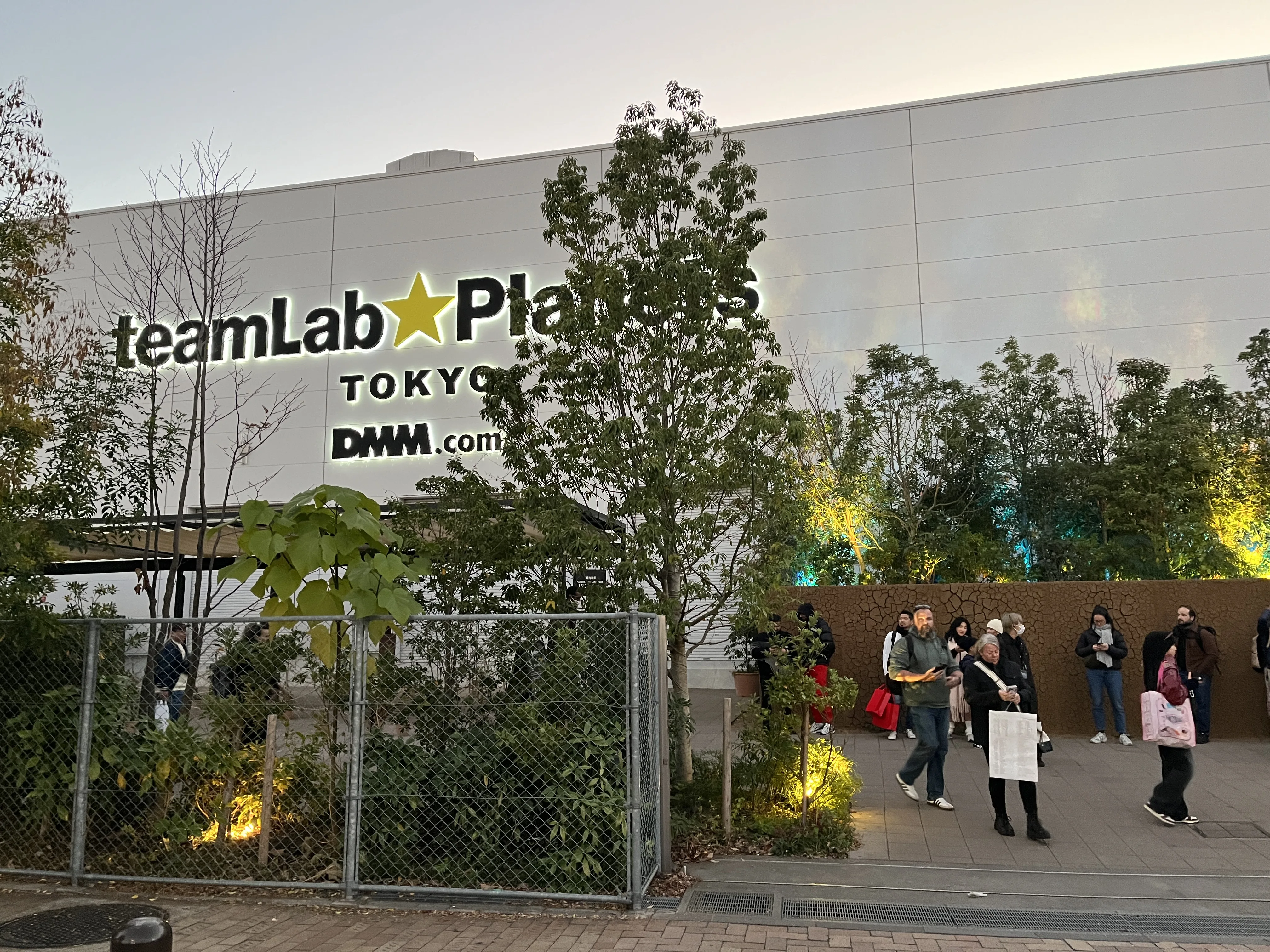 teamLab Planets TOKYO Itinerary: Morning Ramen Class, Walking Route & Tattoo-Friendly Onsen