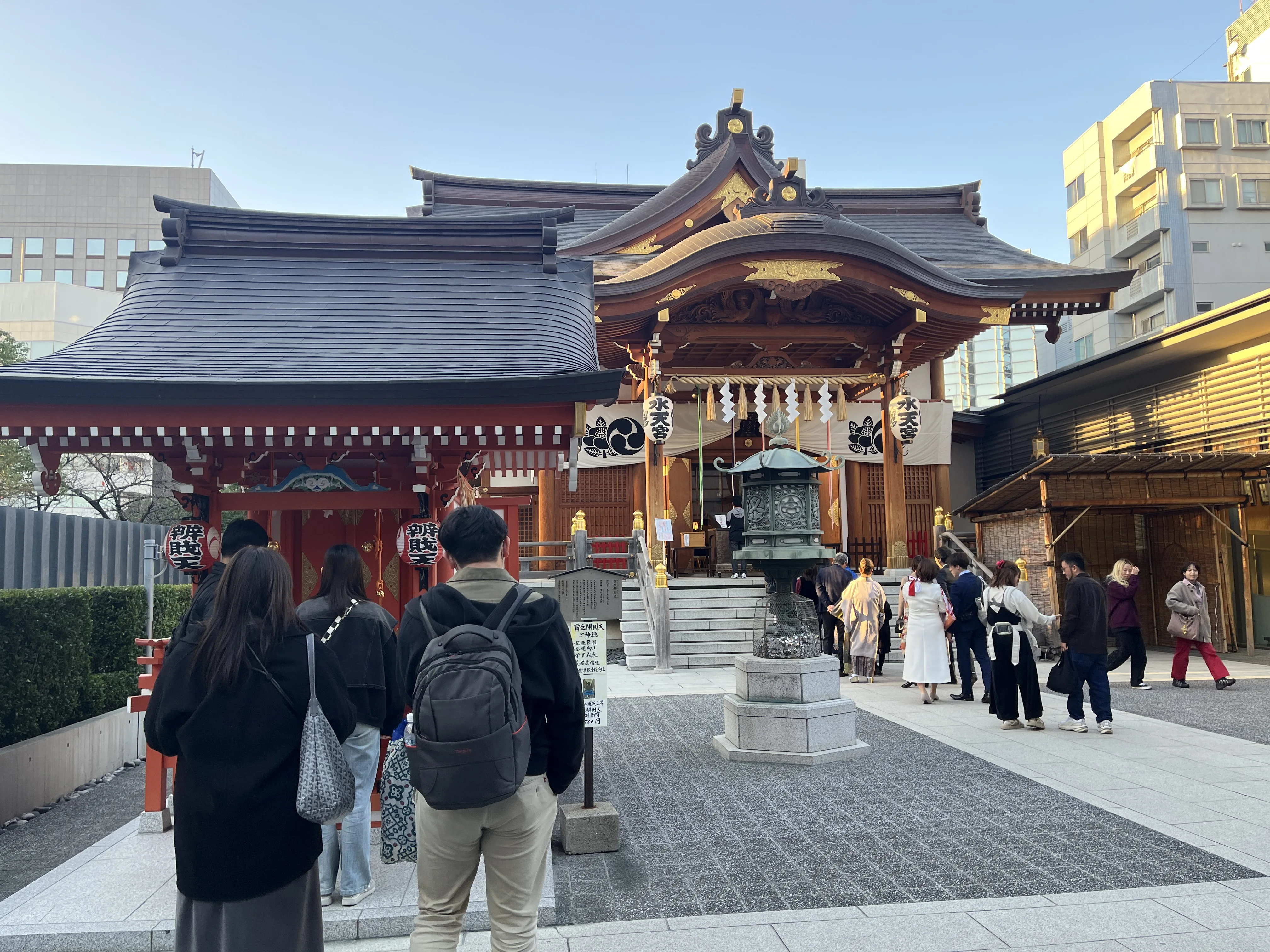 Full view of Suitengu Shrine with visitors