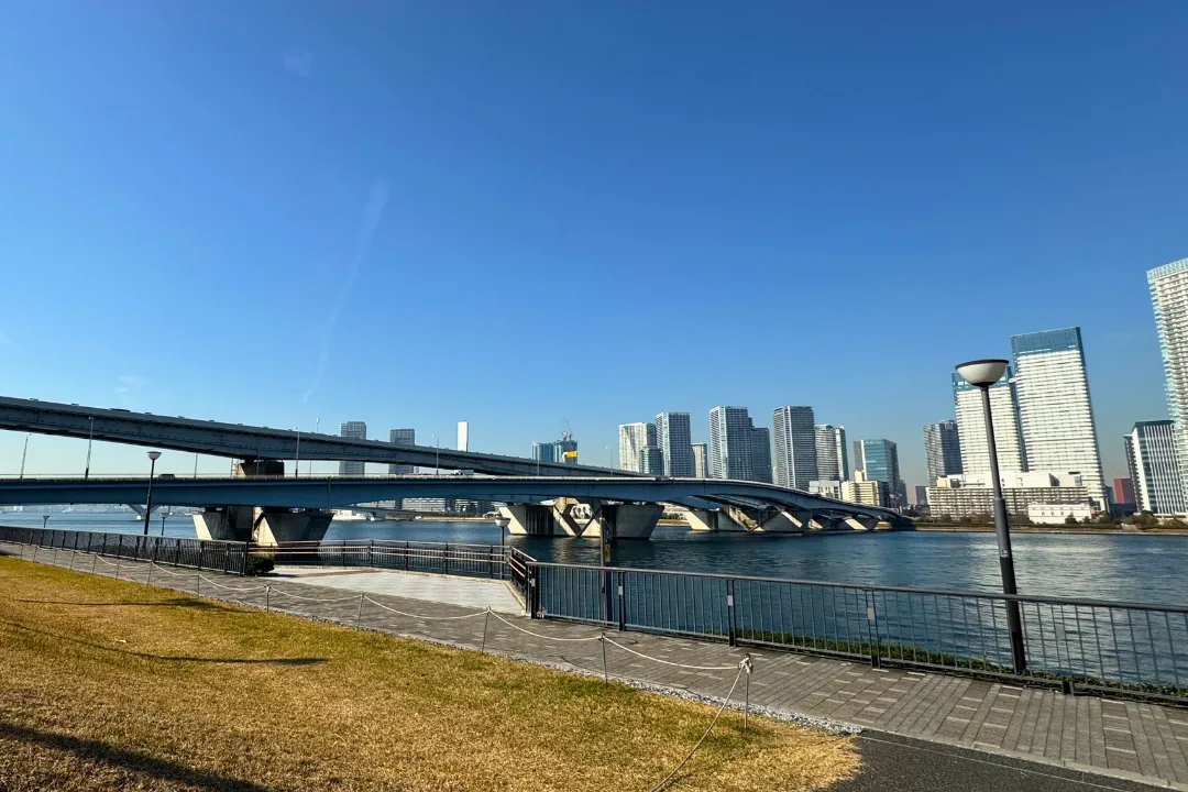 First view of Toyosu waterfront at the start of the walking route