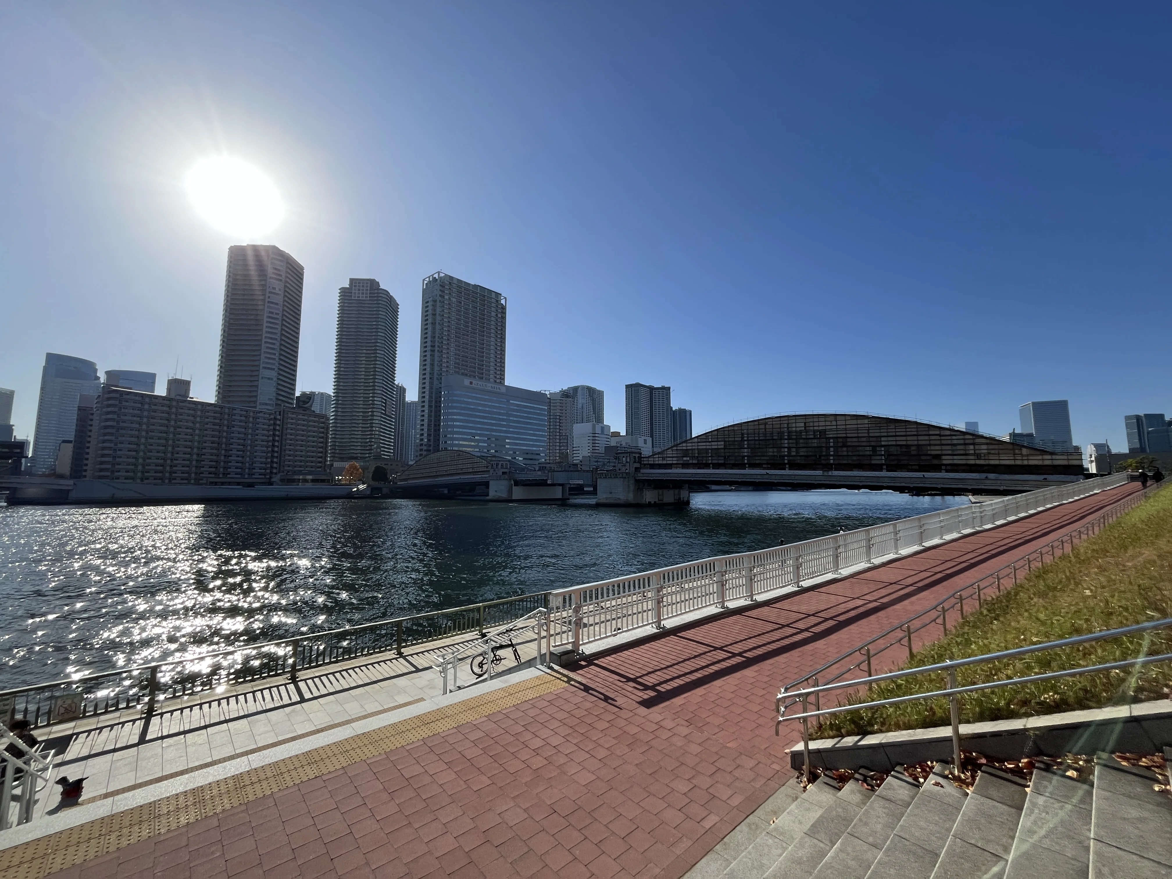 Panoramic view of the iconic Kachidoki Bridge