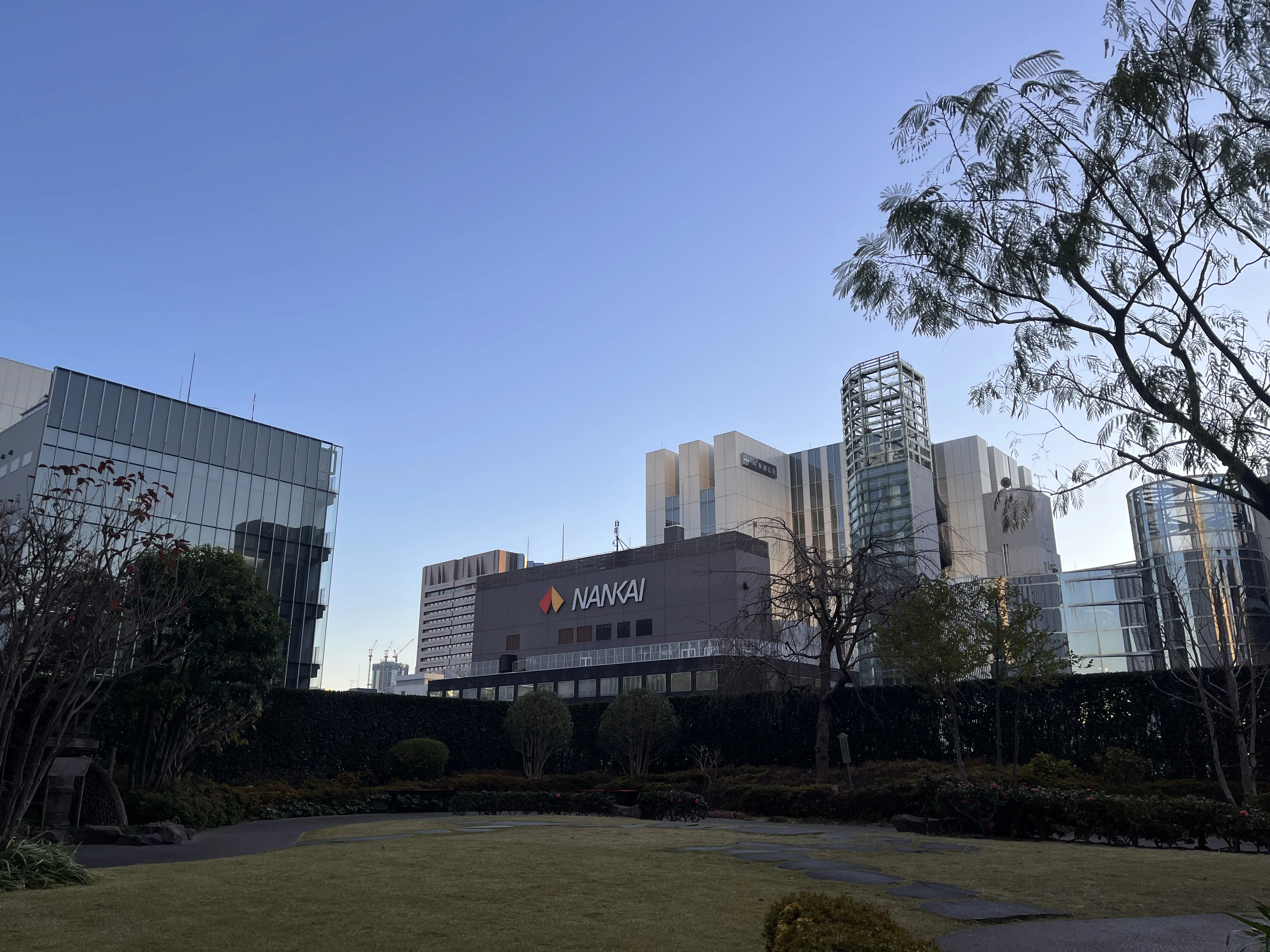 Rooftop garden at Kabukiza